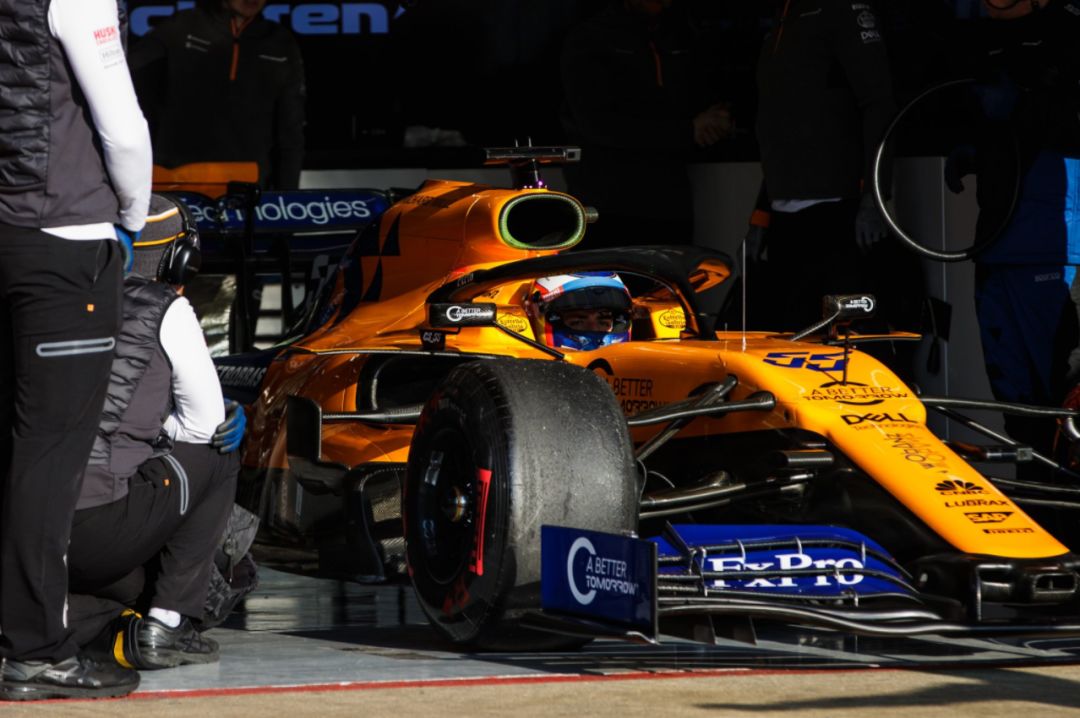 雷速足球直播-迈凯伦险胜红牛二队，塞恩斯刷新纪录