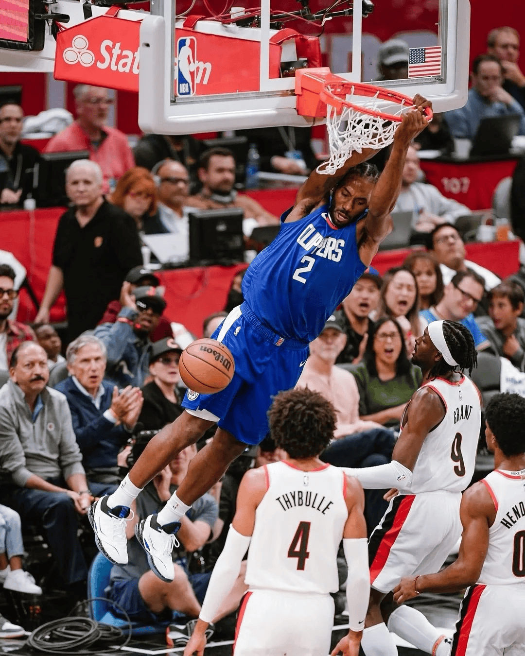 骑士轻取浙江队，伦纳德惊艳四座