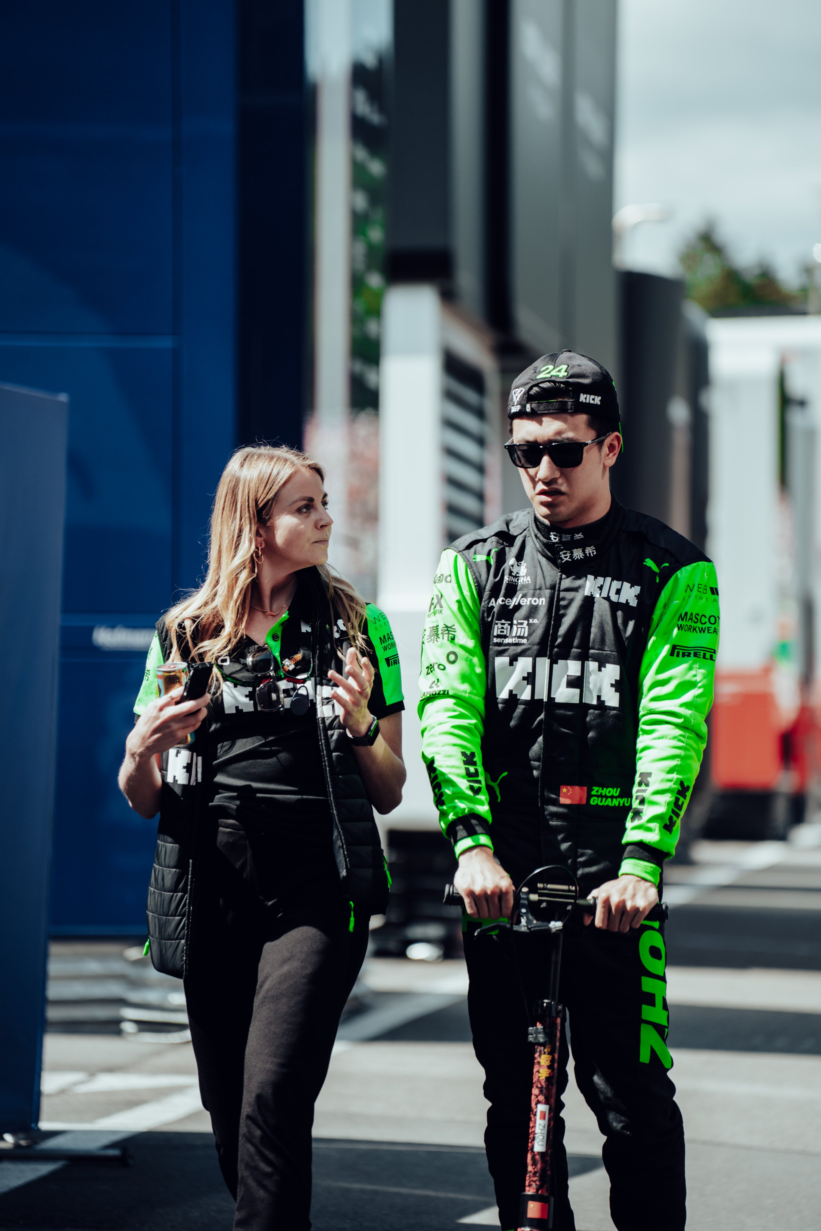 雷速-梅赛德斯险胜哈斯车队，周冠宇刷新纪录