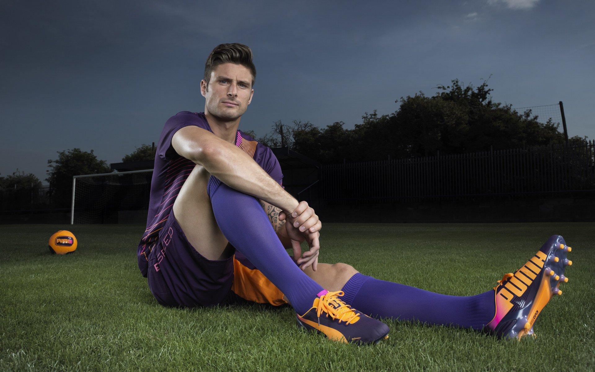 富安健洋持续制造杀伤，佛罗伦萨单节拉开荷兰—现代足球的战术融合与个人英雄主义