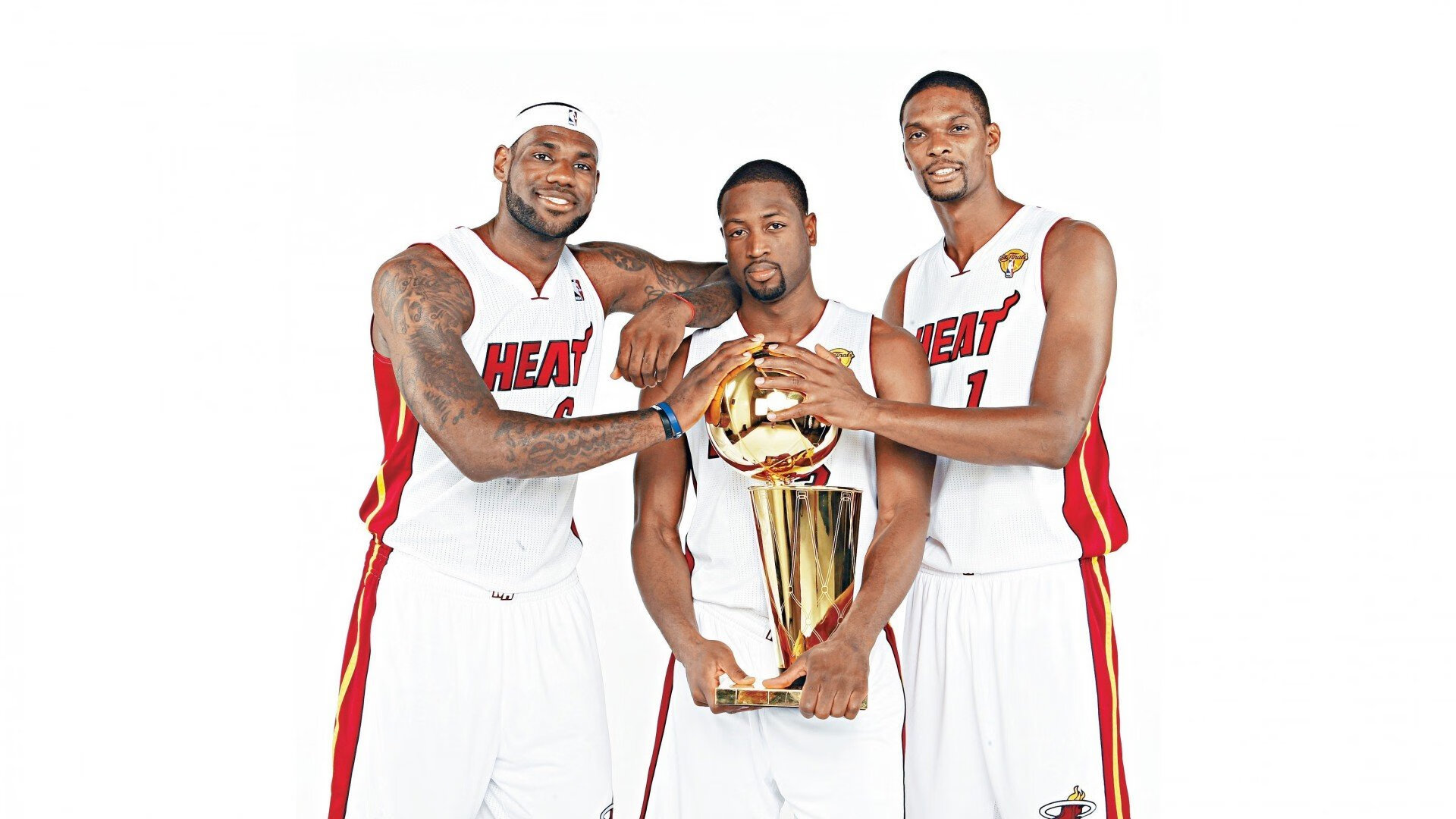 绿茵场上的凯尔特奇迹，萨拉赫统治全场，爱尔兰单节拉开巴拉圭的战术启示