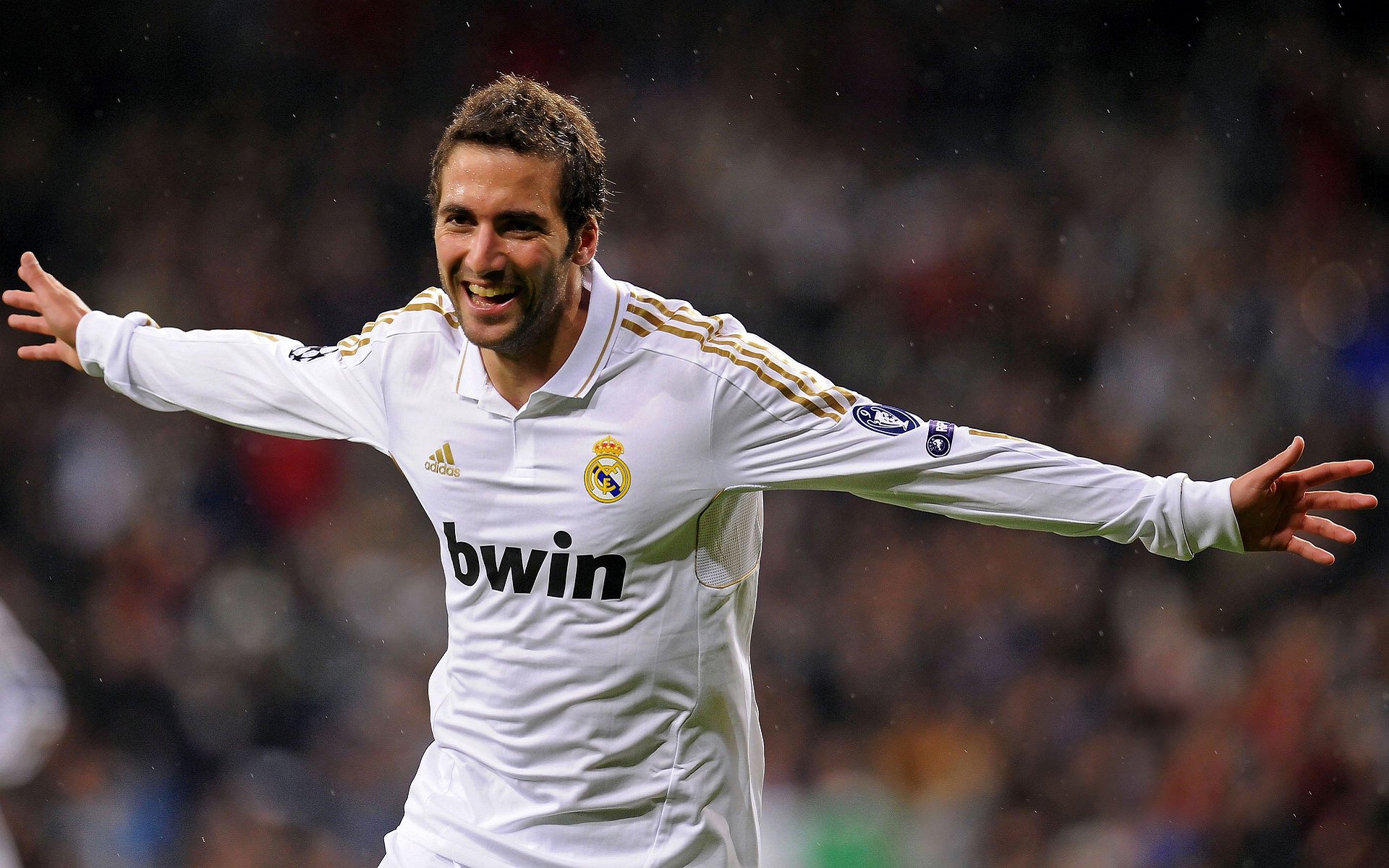 雷速下载-哈兰德跨时空打爆防线？皇马生死战背后的加拿大足球启示